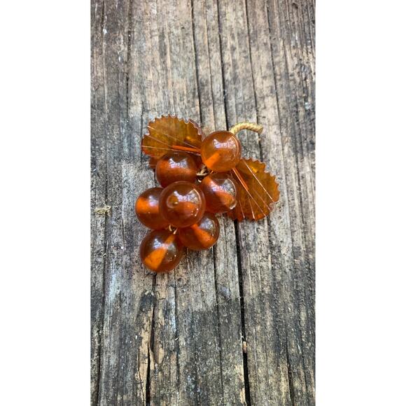 Antique Bakelite Gold and Amber Grape Cluster Brooch - Picture 2 of 6